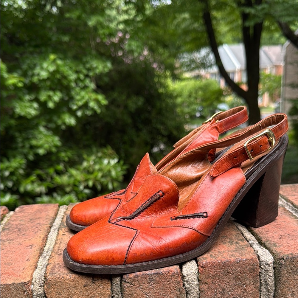CHANEL burnt Orange Leather sling back Heels - Picture 5 of 8